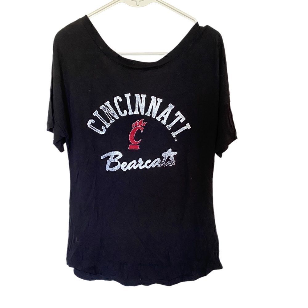 Blue 84 Cincinnati Bear cats UC size medium low cut back tshirt black red